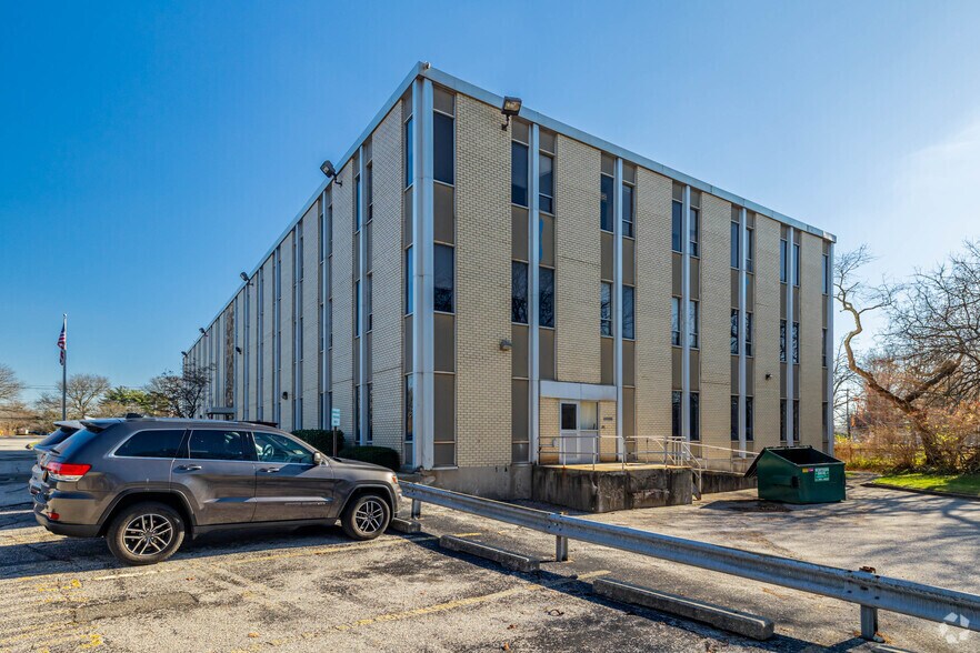 560 Broadhollow Rd, Melville, NY 11747 Office For Sale