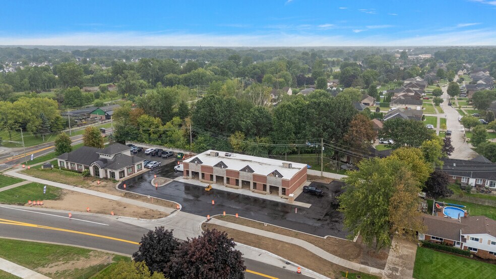 More Photos Of 16990-16998 25 Mile, Macomb Office For Lease