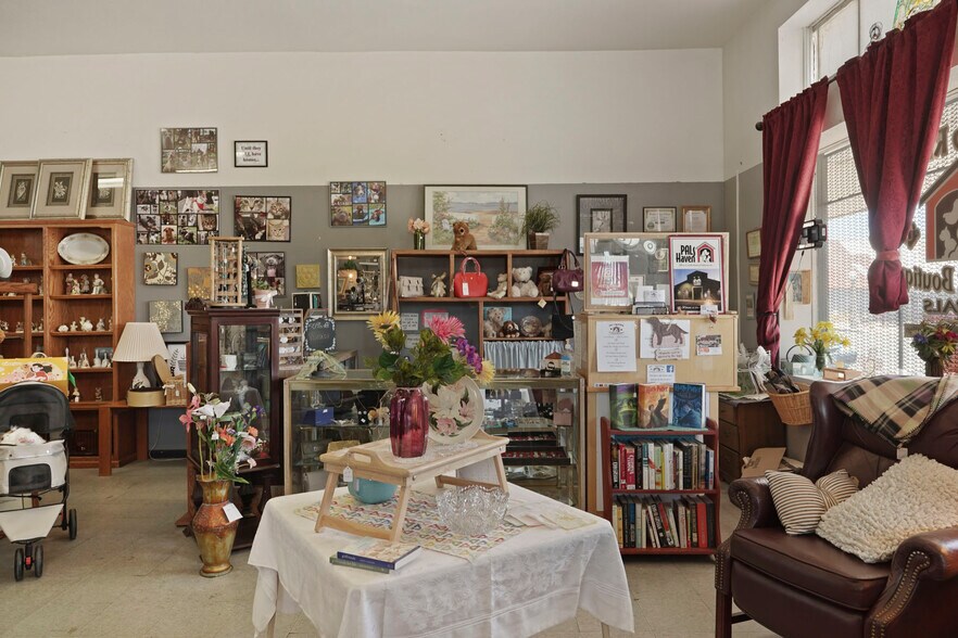 More Photos Of 2 N Main St, Lodi Storefront Retail Office For Sale