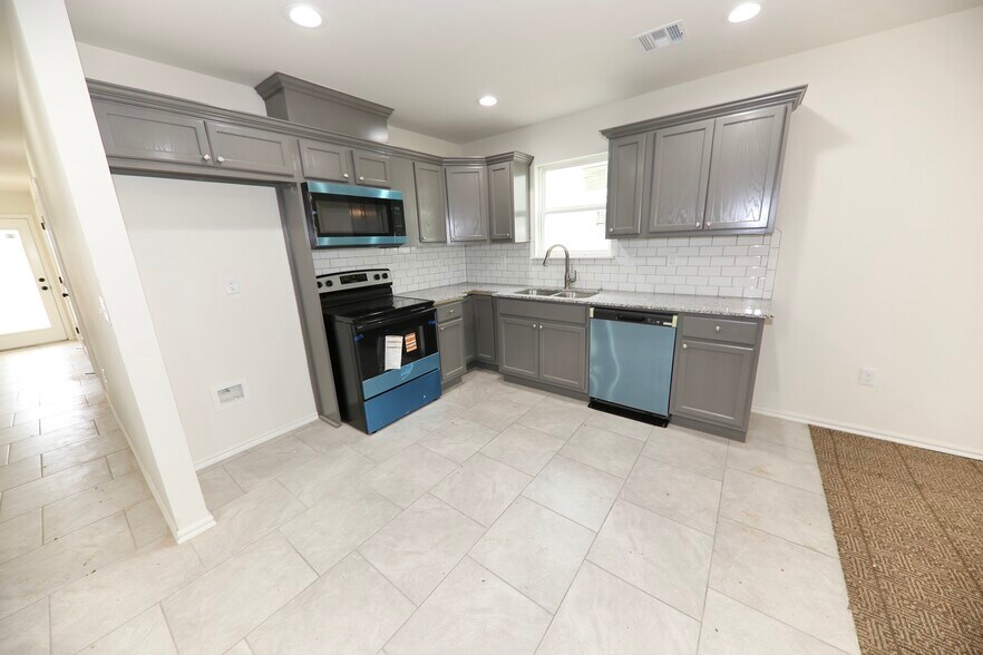 More Photos Of , Seminole Multifamily For Sale