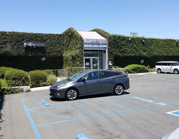 More Photos Of 4112 S Main St, Los Angeles Office For Sale