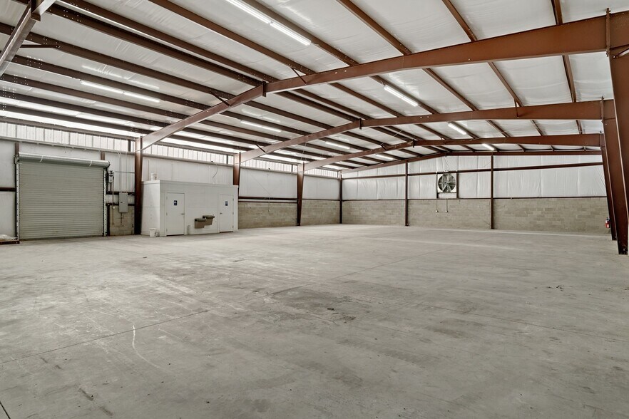 More Photos Of 1174 Plaza Pl, Inverness Industrial For Lease