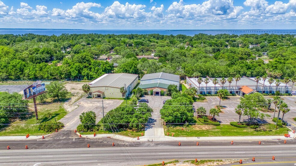 More Photos Of 2990 Gulf Breeze Pky, Gulf Breeze Medical For Lease
