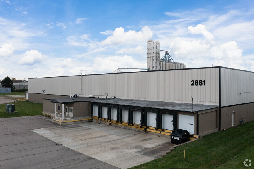 Primary Photo Of 2881 E Sharon Rd, Cincinnati Warehouse For Lease