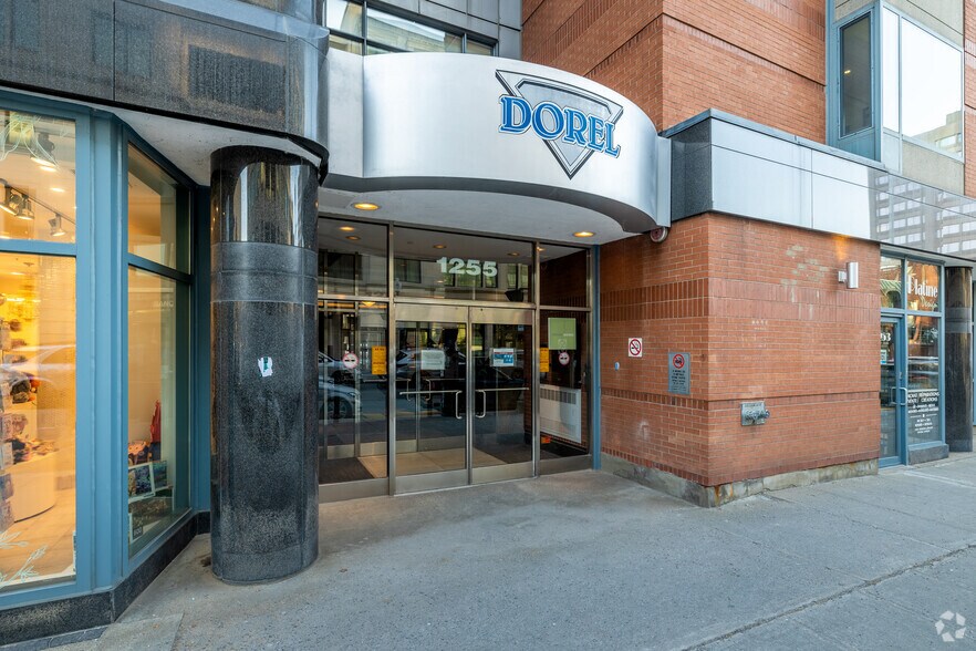 More Photos Of 1255 Av Greene, Westmount Medical For Lease