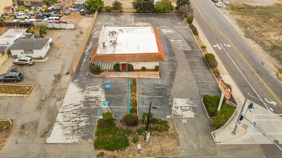 More Photos Of 1825 E Vista Way, Vista Restaurant For Sale