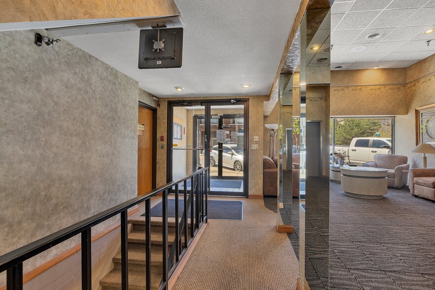 More Photos Of 14 7th Ave N, Saint Cloud Office For Sale