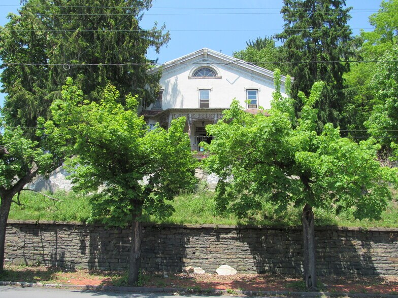 More Photos Of 104 E Mahanoy Ave, Girardville Apartments For Sale