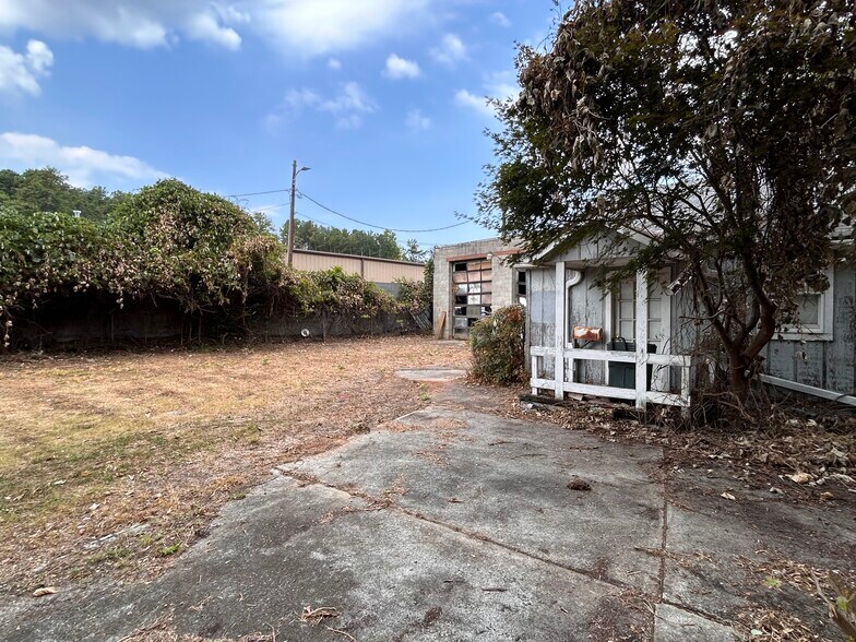 More Photos Of 675 Powder Springs St, Marietta Specialty For Sale