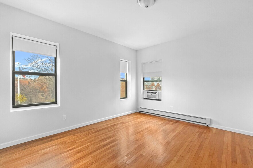 More Photos Of , Brooklyn General Retail For Sale