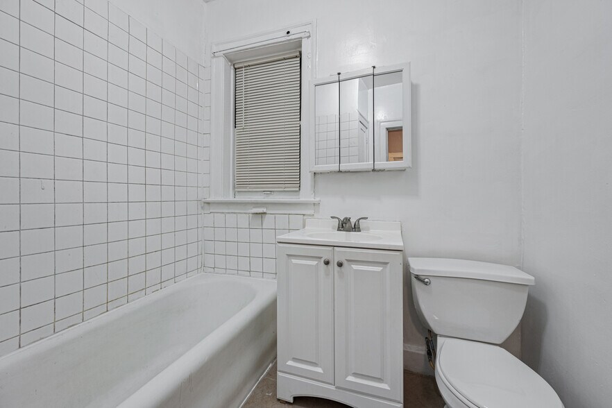 More Photos Of 447 E 82nd St, Chicago Apartments For Sale
