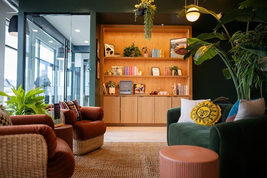 More Photos Of 837 N 34th St, Seattle Coworking Space