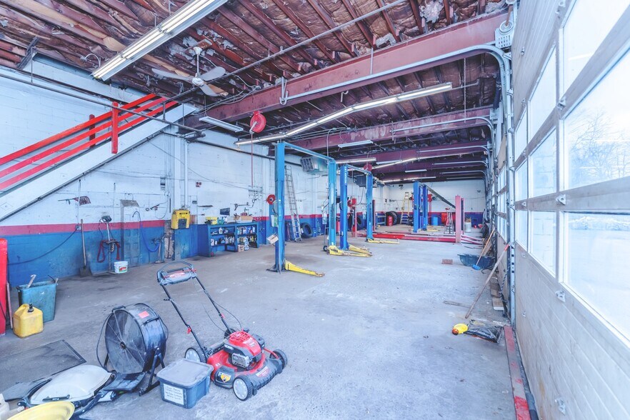 1059 Ulster Ave, Kingston, NY 12401 General Retail For Sale