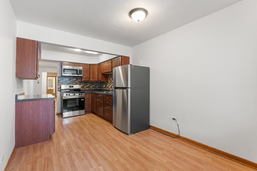 More Photos Of 6135 N Elston Ave, Chicago Office Residential For Sale