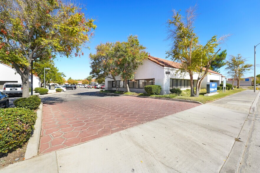 More Photos Of , Palmdale Office For Sale