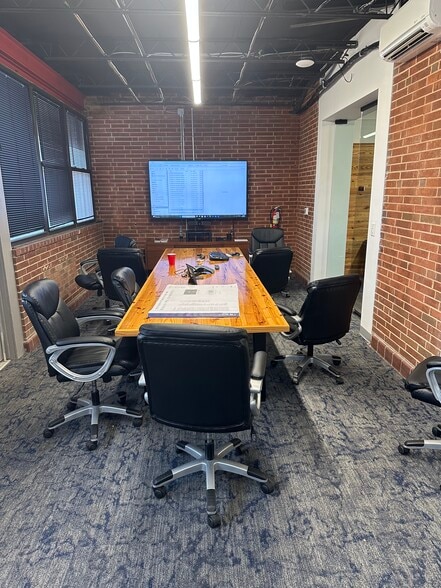 More Photos Of 2136 Remount Rd, Charlotte Loft Creative Space For Lease