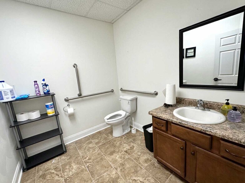 More Photos Of 1120 By Pass Rd, Vinton Medical For Sale