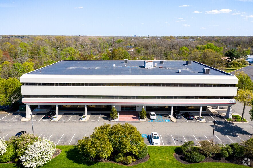 Primary Photo Of 100 Davidson Ave, Somerset Office For Lease