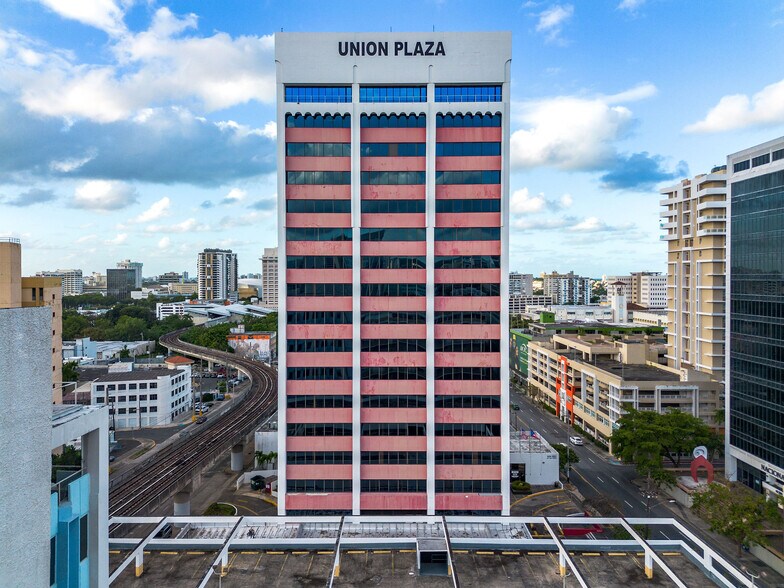 More Photos Of 416 Ponce de Leon Ave, San Juan Office For Sale