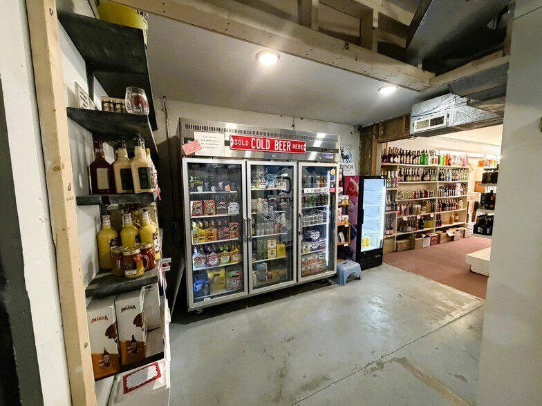 More Photos Of 414 W 14th St, Larned General Retail For Sale