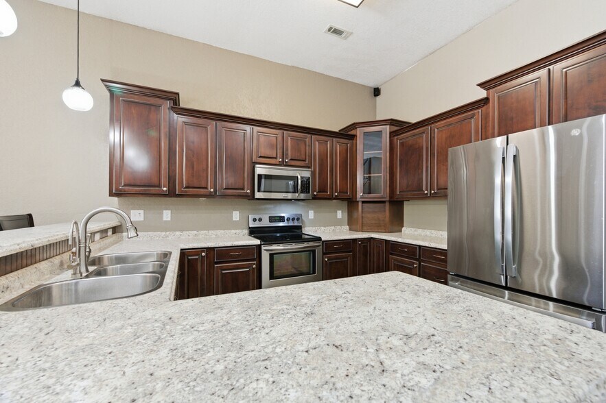 More Photos Of 3251 Main St, Pikeville Specialty For Sale