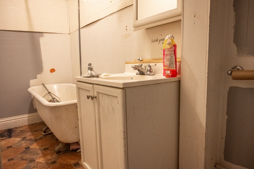 More Photos Of 215 Main St, Elroy Storefront Retail Residential For Sale