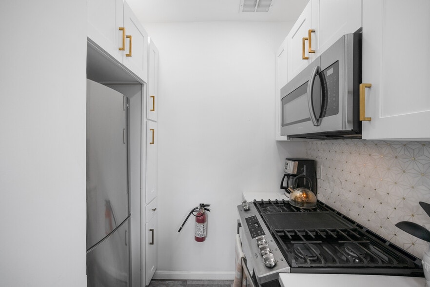 More Photos Of 969 Broad St, Bloomfield Office For Sale