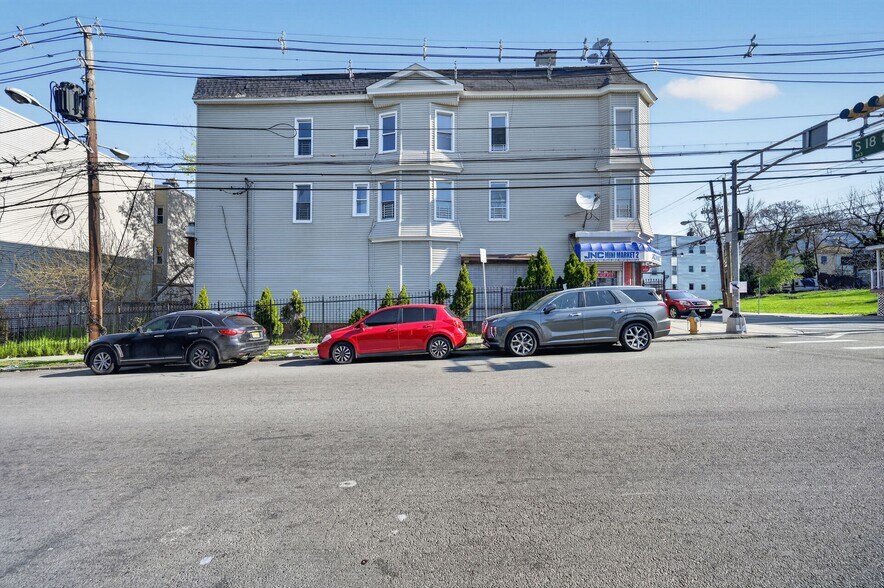 More Photos Of 661 S 18th St, Newark Apartments For Sale