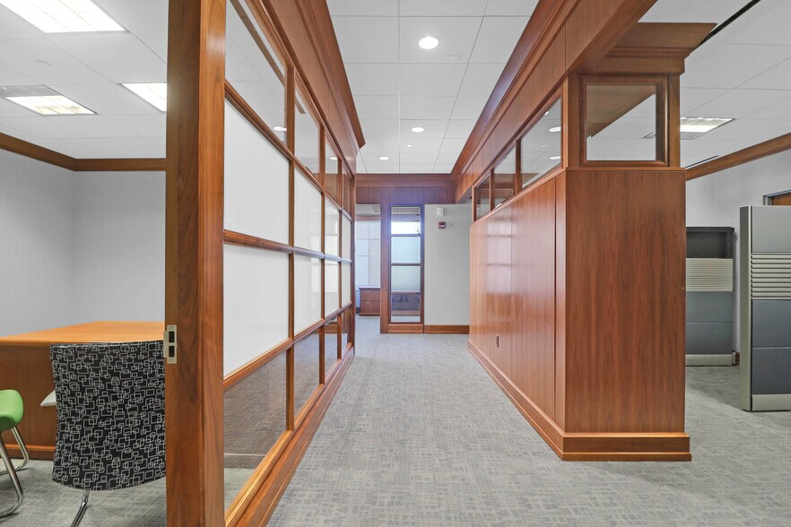 More Photos Of 40 Calhoun St, Charleston Office For Lease