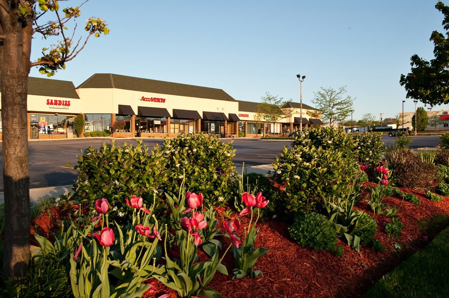 Primary Photo Of 800-860 N Route 83, Mundelein General Retail For Lease
