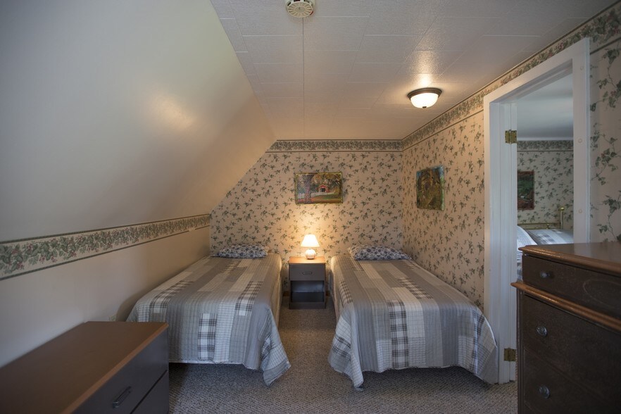 More Photos Of 201 Roses Hill Rd, Richfield Springs Hotel For Sale