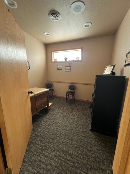 More Photos Of 77 Adcock Dr, Alamosa Healthcare For Sale