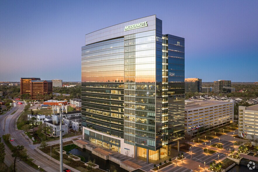 More Photos Of 915 N Eldridge Pky, Houston Office For Lease