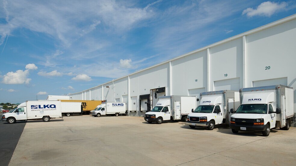 More Photos Of 23750 Pebble Run Dr, Sterling Warehouse For Lease