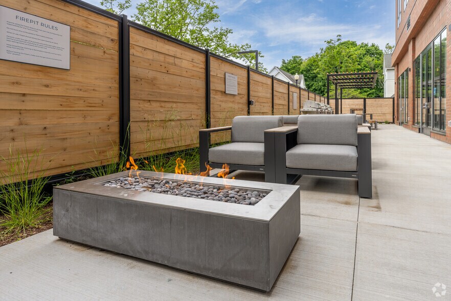 More Photos Of 222 Canal St, New Haven Apartments For Lease