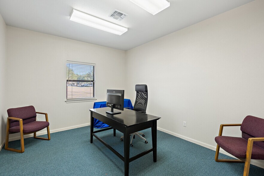 More Photos Of 409 Mallard Ln, Taylor Office Residential For Lease