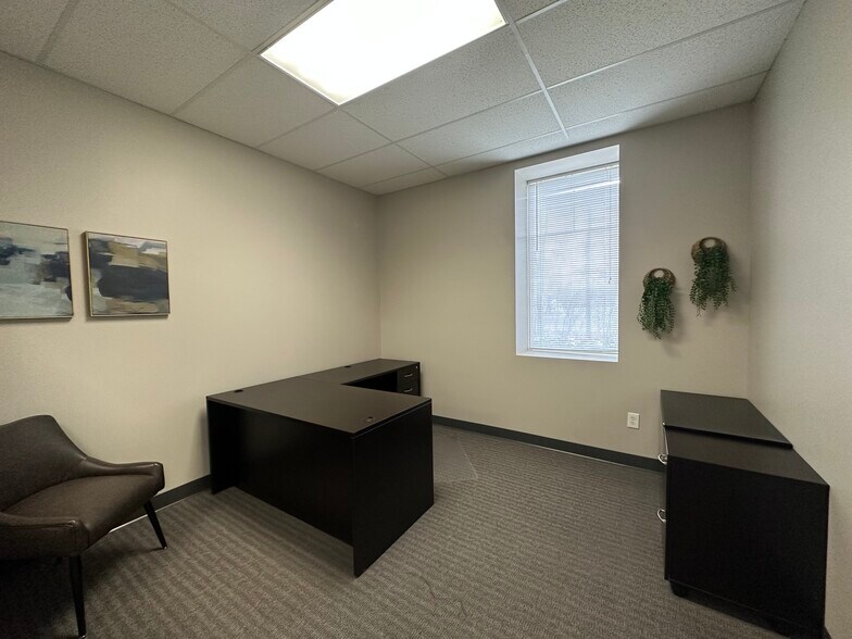 More Photos Of 32875 Solon Rd, Solon Medical For Lease