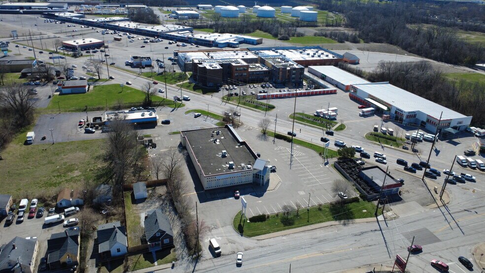 More Photos Of 2975 Lafayette Rd, Indianapolis Freestanding For Lease