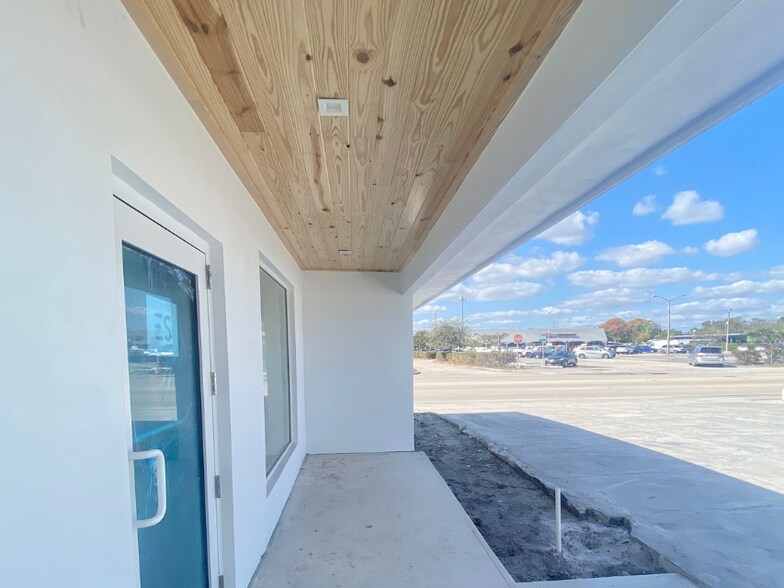 More Photos Of 1326 N Dixie Hwy, Lake Worth Unknown For Lease