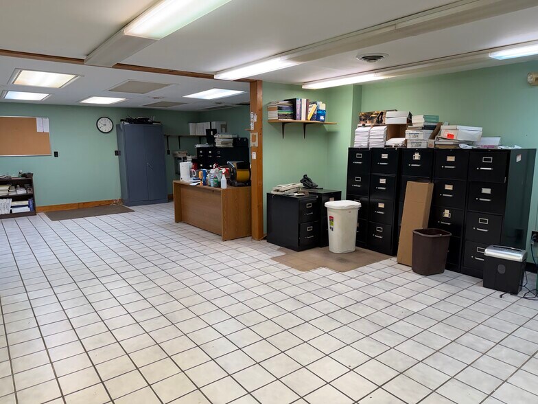 More Photos Of 4040 1st Pky, Terre Haute Industrial For Sale