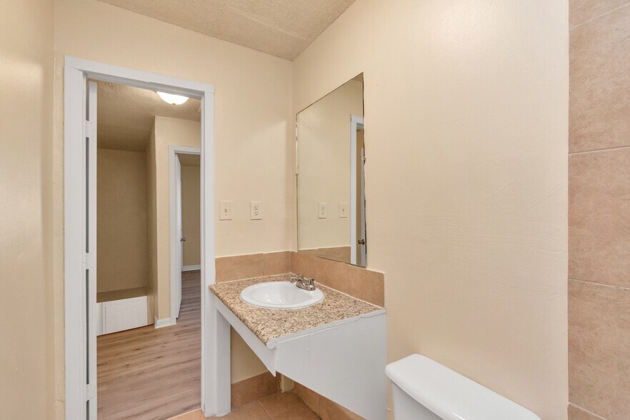 More Photos Of 6659 Brittmoore rd, Houston Multifamily For Sale