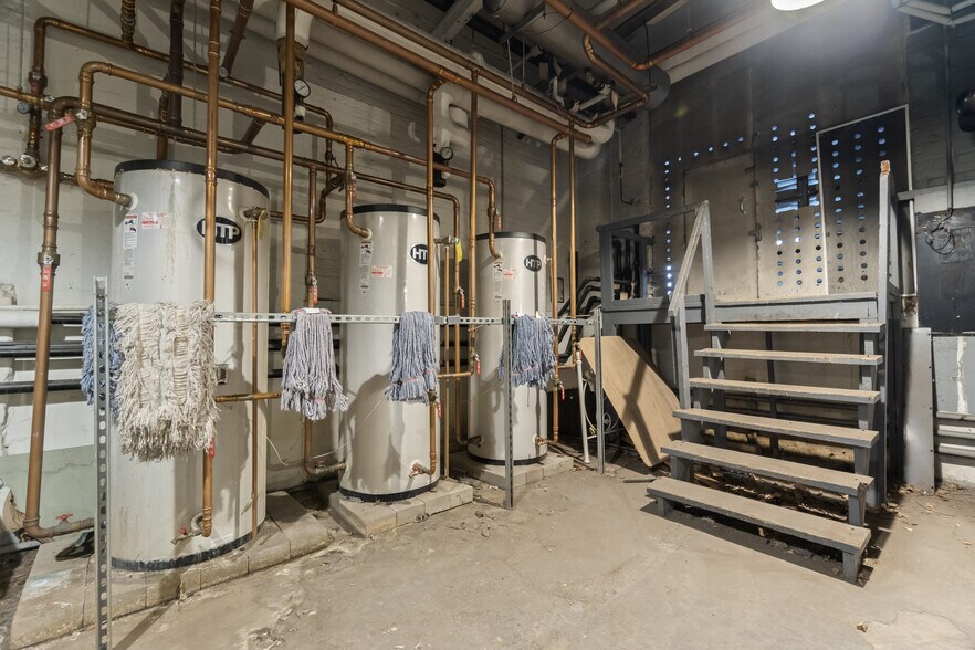 More Photos Of 71 Catlin St, Meriden Multifamily For Sale