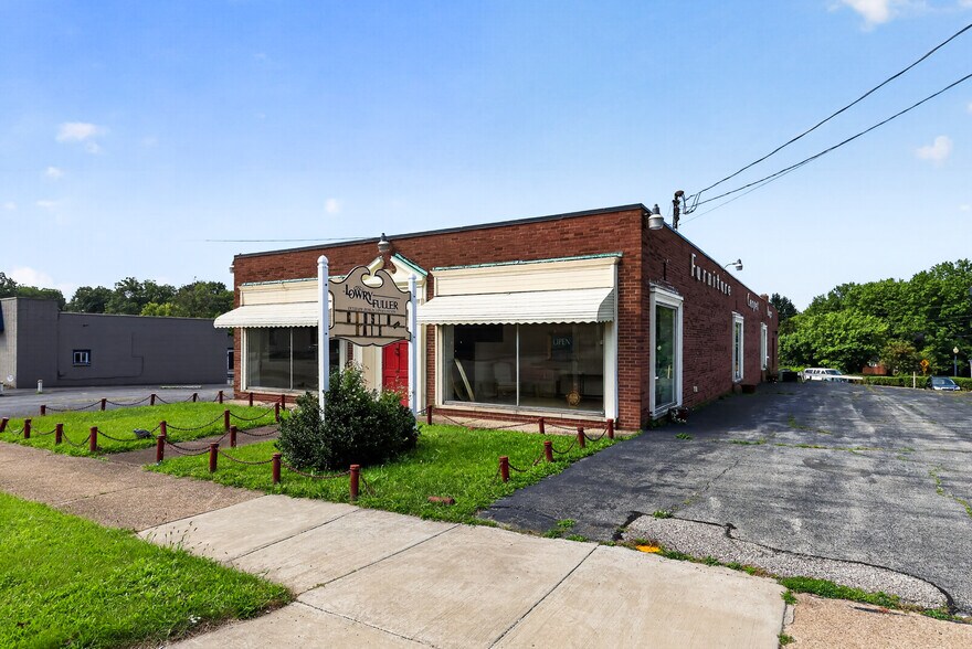 More Photos Of 4120 Market St, Youngstown Freestanding For Sale