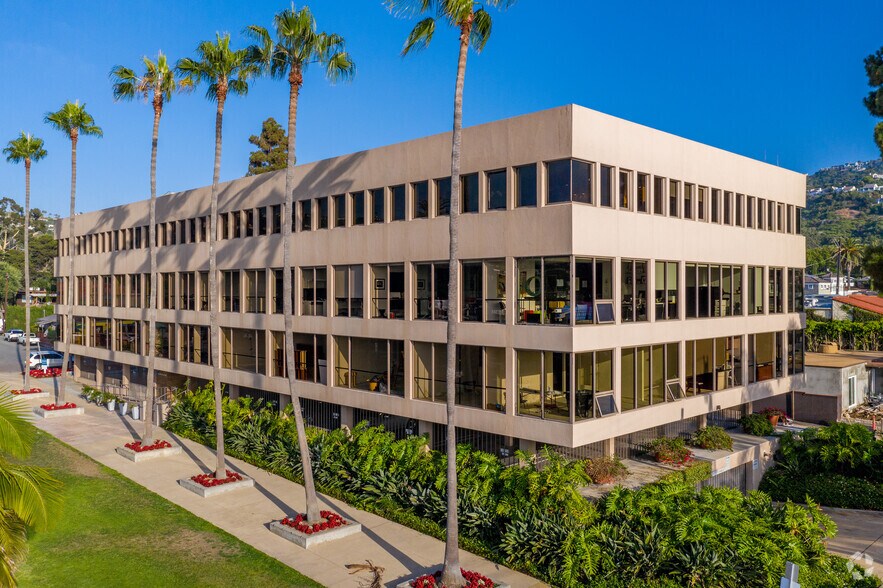 More Photos Of 2223 Avenida de la Playa, La Jolla Office For Lease