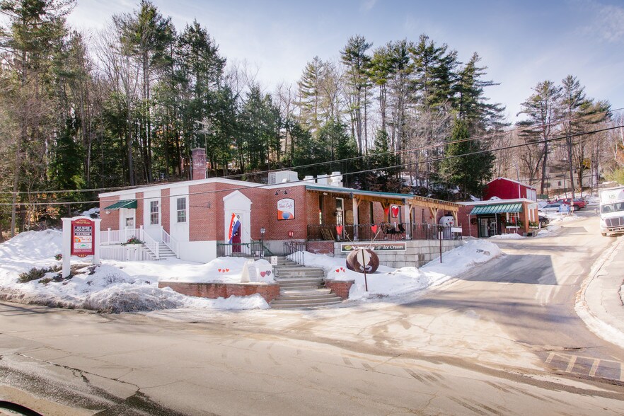 More Photos Of 43 Grove St, Peterborough Freestanding For Sale