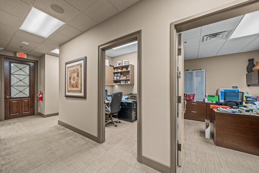 More Photos Of 7515 Quaker Ave, Lubbock Medical For Sale