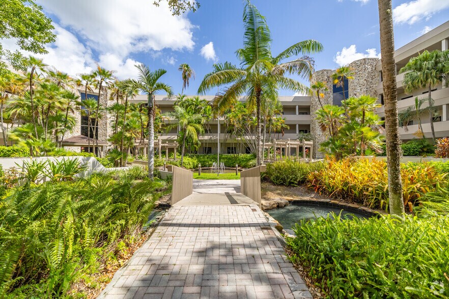 More Photos Of 2699 Stirling Rd, Fort Lauderdale Office For Lease