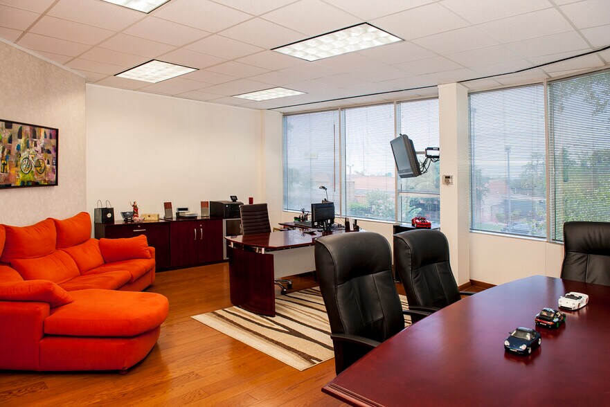 More Photos Of 15425 N I-45, Houston Office For Sale