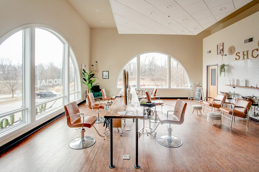 More Photos Of 921 S Arbor Vitae, Edwardsville Freestanding For Sale