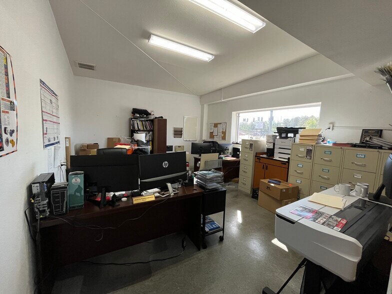 More Photos Of 16645 US Highway 19, Hudson Showroom For Sale